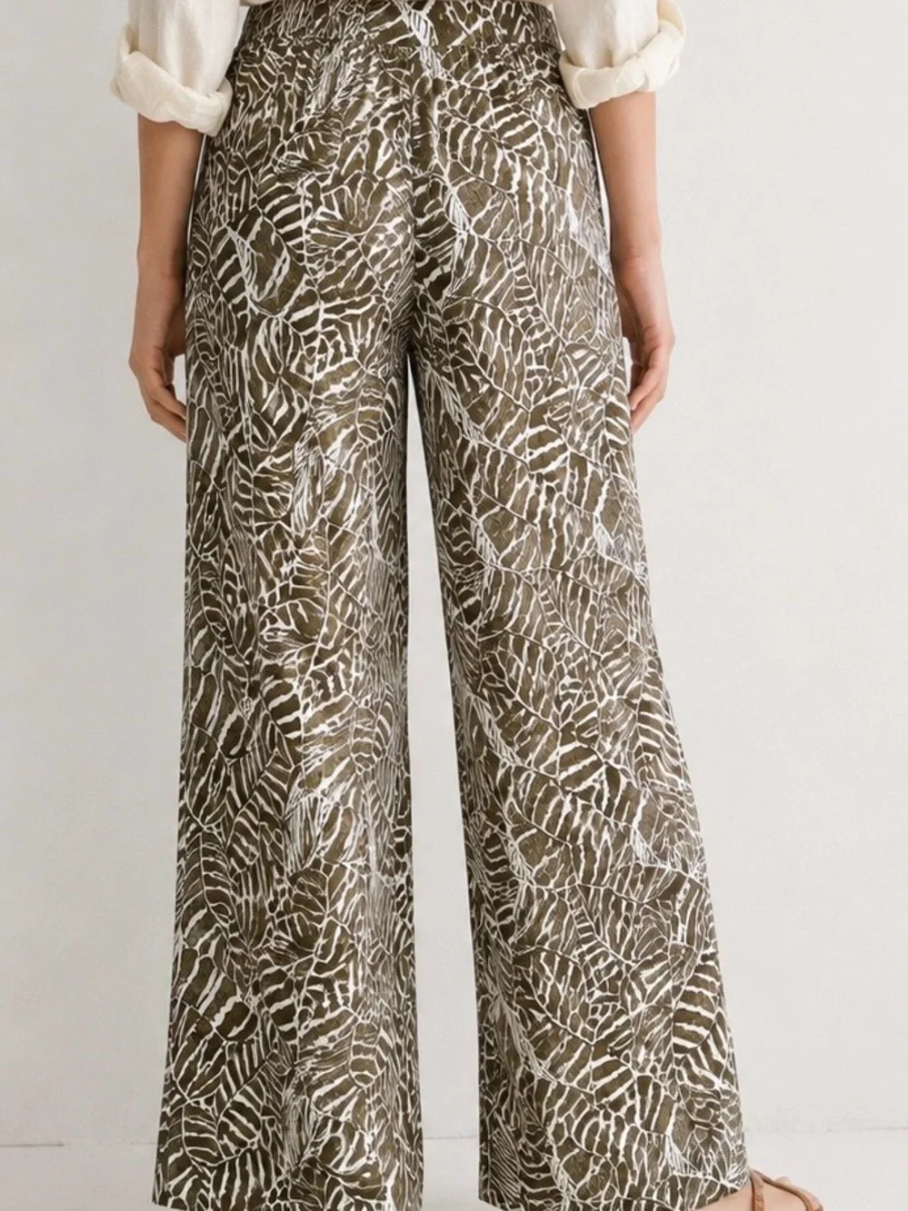 H&M Tropical Leaf Print Wide Leg Pants | Olive & Ivory | Size 8